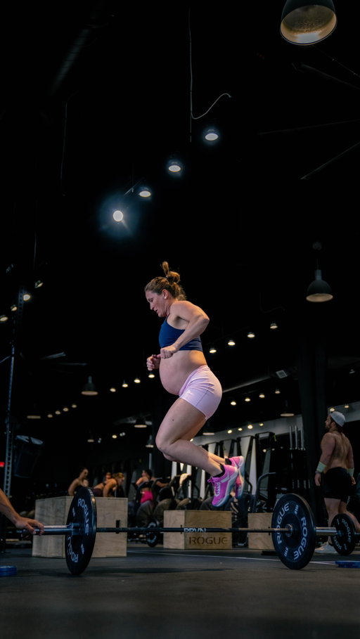 I got some serious airtime in 26.3 🤣

2026 Open is done and dusted & what fun it was! 💪🏼
I actually did this weeks workout twice, 
1st time I got a total of 198reps, than redid it during our @prvnhq Friday Night Lights & got 210reps. Thanks to our amazing community! 🫶🏻

FYI, if anyone is wondering. I beat @shaneorr01 I am officially the champion in our house hold, until quarterfinals at least. 

Comment below your scores, did you beat me?