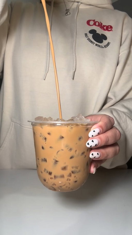 life 🤎☕️✨
#coffee #coffeeathome #barista #coffeelovers #icedlatte