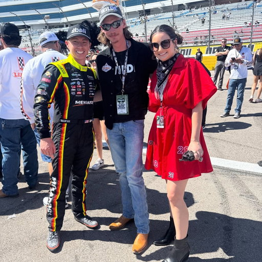 A @landmanpplus sighting out at @lvmotorspeedway If you haven’t caught Landman on @paramountplus you’re missing out!