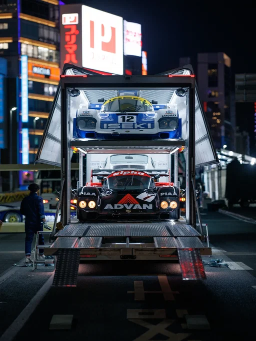 Why are Japanese transporters always so cool? 😂🤣

Load out is always one of my favorites to shoot. Everyone has left and you get to hear the cars run one last time. 

#luftgekühlt #lufttokyo #japan #tokyo #type7