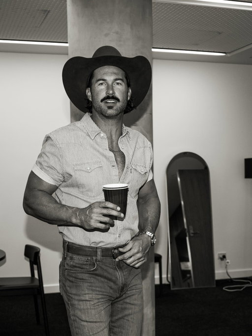 Ole buddy bout ran outta anytime minutes last night… but a hell of a time was had. #weouthere #austrailia #melbourne #justtextmenexttime #cashmeoutsidehowboutdat