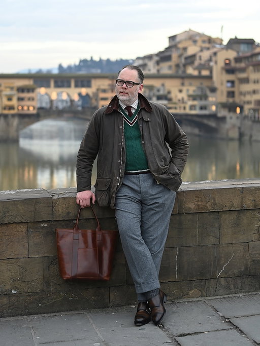Pitti week in Florence.. All @amidehadelin, paired with a @barbour wax jacket, and tote bag by @galeabespokeleathergoods. Bespoke glasses by @ludovicelens.

Shot with my own camera, by the lovely @dressuit_com 🙏🏻👌🏻

#pittiuomo109 #pittiuomo #pitti #streetwear #menswear