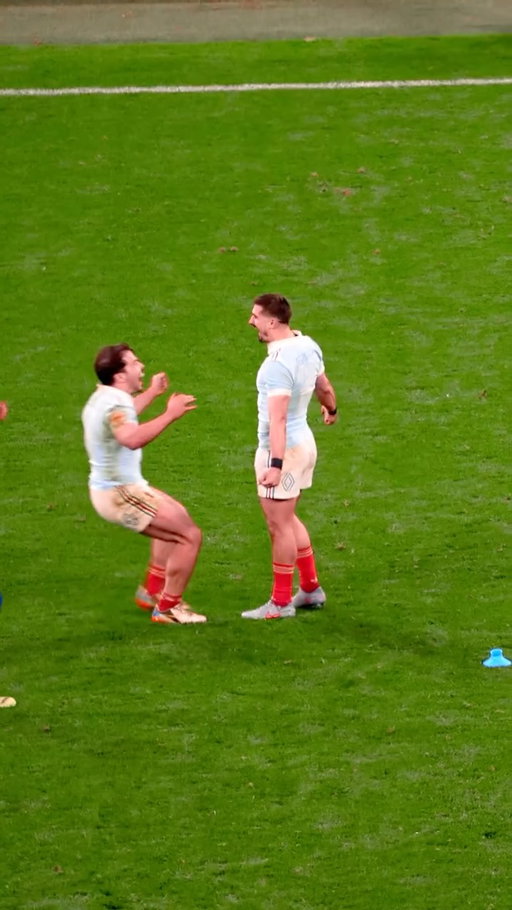 Un coup de pied dans la légende du Tournoi 👑

A kick straight into the history books 👑

🎥 @pitchsiders_ 

#GreatnessM6N #Since1883