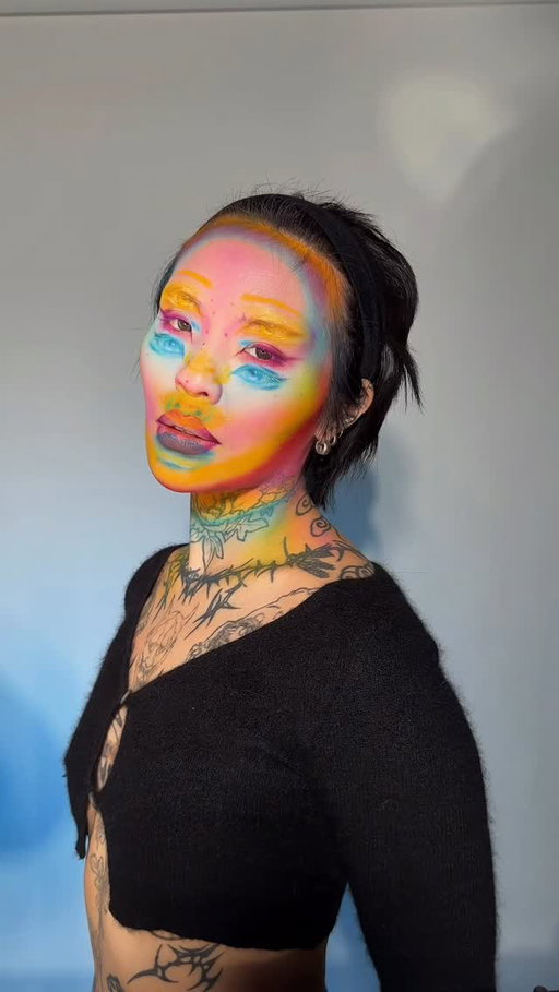 Photoshop IRL PT1: Chromatic Aberration ! This was the most requested look out of all the photoshop effects that I suggested. My plan is to make this a series as not only is it challenging, but it’ll be interesting to see how my painting stacks up against the technical effect! 
#avantgardemakeup #creativemakeup #experimentalmakeup