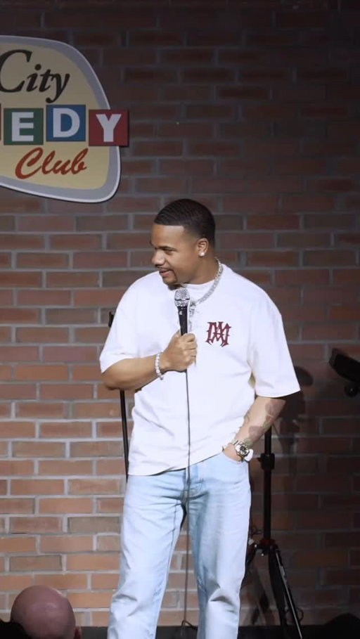 Shows be turning into Jerry Springer at this point 😂😂😂😂😂😂😂😂 #standupsundays #crowdwork 

🎥 @1andrewrose @dshearesjr