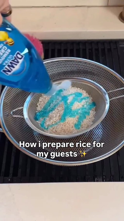 Everyone that eat her food about to be in the bathroom blowing bubbles 🤦‍♂️😂😂😂 who washes there rice with soap?? 😒😂😂 this why you cant eat at everyones house ( @juandemontreal ) #comedy