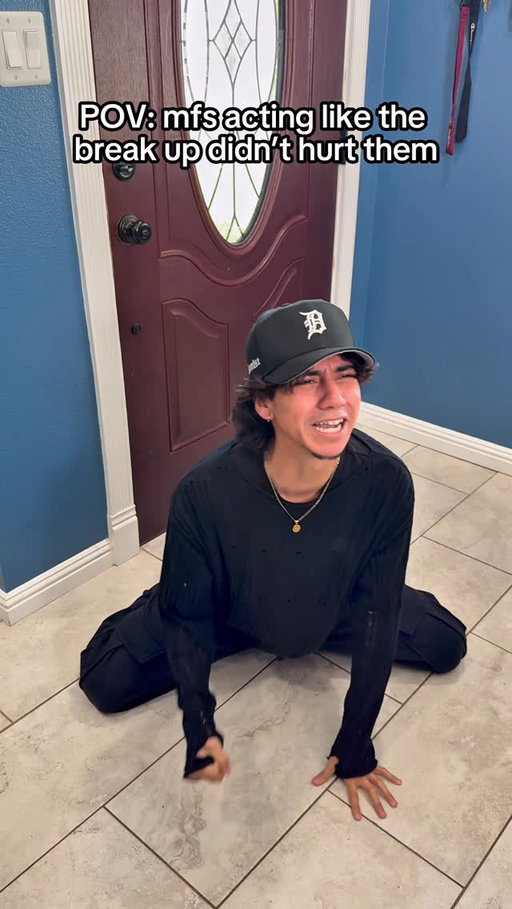 i don’t think he’s okay 😭

-
.
 #kickbackcrew #reels #skits #comedyskit #hispanic