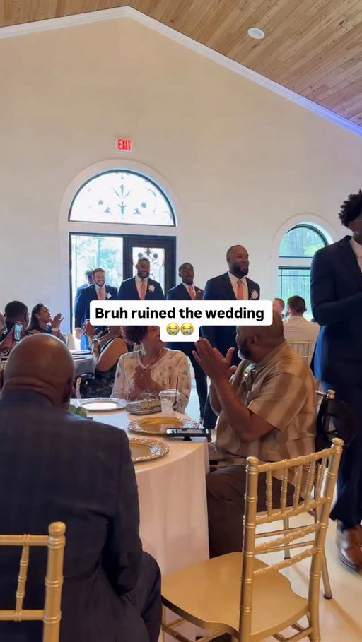 This move pmo so bad😭
.

.

.

.

.

.

.

.

.

.

.
#savannahbananas #mlb #baseball #wedding
