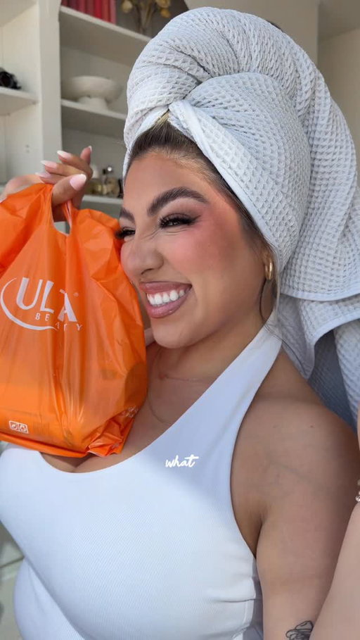 #IGKPartner a little 4 in 1 product to keep your blowout lasting and frizzzzzz free bestie 🤏🏼🤏🏼🤏🏼 the 

@igkhair good behavior 4-in-1 prep spray w the Good Behavior smoothing Spray is THE combo! You can pick this frizz control combo @ultabeauty today! 

#hairinspo #blowoutroutine #blowout #hairroutine