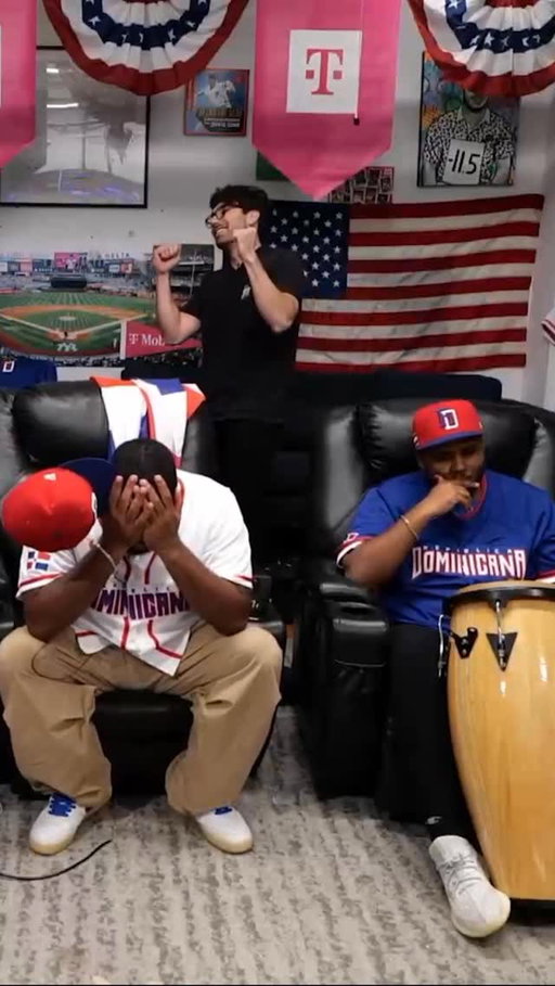 USA advances