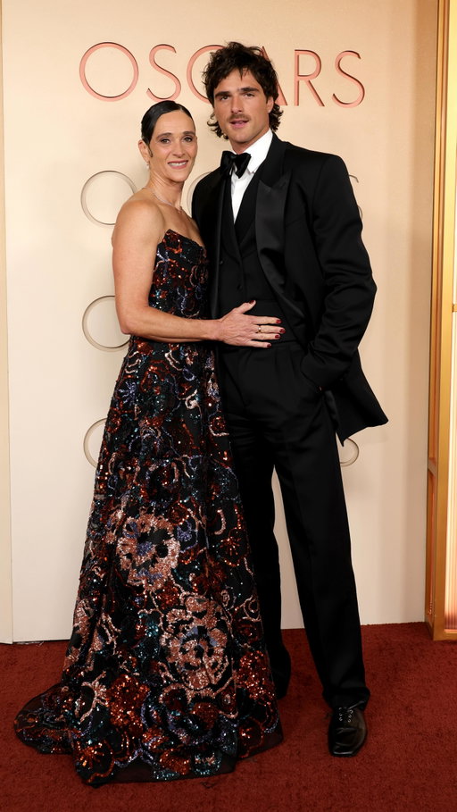 “I promised her when I was 15, so I have to honor that.” 😭 #jacobelordi #oscars