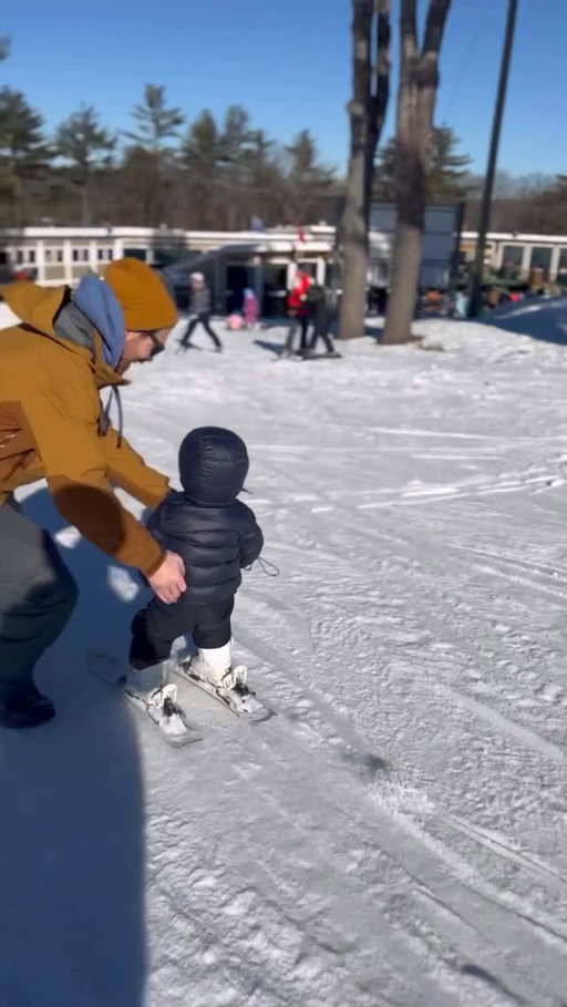 the first and last time we did a sibling ski race because our youngest is a maniac 😅

#siblingrivalry #skiingwithkids #terribletwos