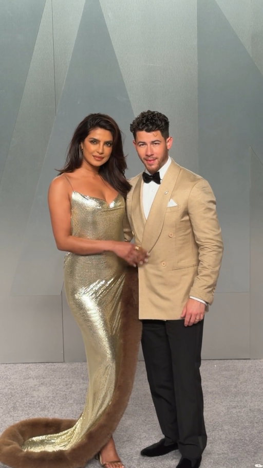 Who doesn’t love a perfectly matched red carpet moment? @priyankachopra and @nickjonas turned heads in coordinated looks on the #VFOscars red carpet. Tap the link in our bio to see more of the night’s best looks.