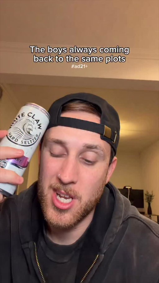 If it aint broke don’t fix it. Get dialed for an elevated hoops viewing experience by grabbing a Couple of Claws with @whiteclaw #ad21+