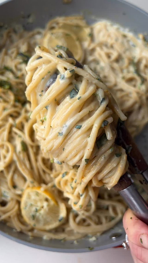Creamy dairy free Alfredo sauce with @califiafarms new Organic Soymilk! #recipe #pasta #pastarecipe #califiapartner