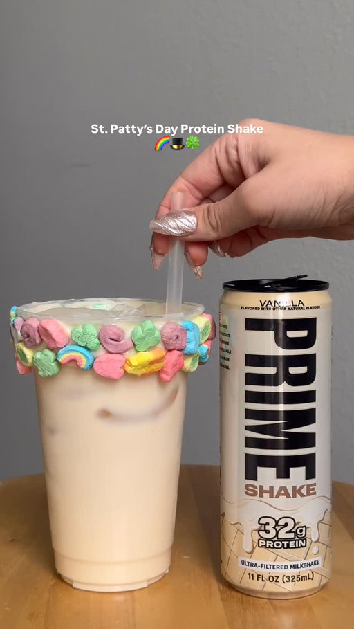 Find our PRIME Shake at the end of the rainbow 🌈🍀🤭 @drinkprime #stpatricksday #stpattysday #shake #protein #drinks
