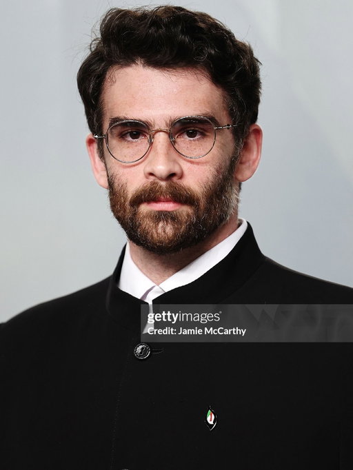 no hair, no makeup, cortisol spiking. getting absolutely frame mogged by real celebrities at the @vanityfair oscar’s party. terrified to talk to javier bardem and wagner moura
  
#VFOscars #VanityFairOscarParty @gettyentertainment