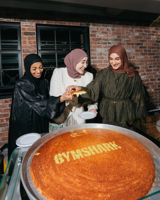 hosting iftar with our girls >>>

@leanadeebb brought a wonderful event to our bond st store this weekend, allowing like-minded women to break their fast together. filled with food, prayer and community led discussions, it was a perfect way to end the day 💫