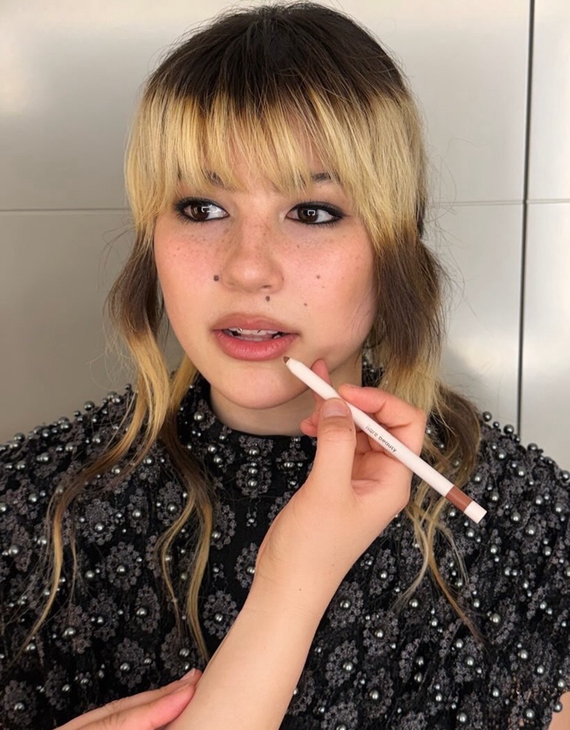 Alysa Liu Vanity Fair

@alysaxliu @vanityfair
@louisvuitton
@anhcotran
@emilychengmakeup

Beauty Breakdown

@rarebeauty
Complexion
True to Myself Natural Matte Longwear Foundation
Always an Optimist Soft Radiance Setting Powder
Soft Pinch Liquid Contour Gentle
Positive Light Liquid Luminizer Highlight Champagne
Soft Pinch Matte bouncy blush Truth

Eyes
Perfect Strokes Matte Liquid Liner
Perfect Strokes Longwear Gel Eyeliner True Black
Brow Harmony Flexible Lifting Gel
Discovery Eyeshadow Palette
Perfect Strokes Universal Volumizing Mascara

Lips
Kind Words Matte Lip Liner Talented
Soft Pinch Tinted Lip Oil Hope
#rarebeauty

#alysaliu