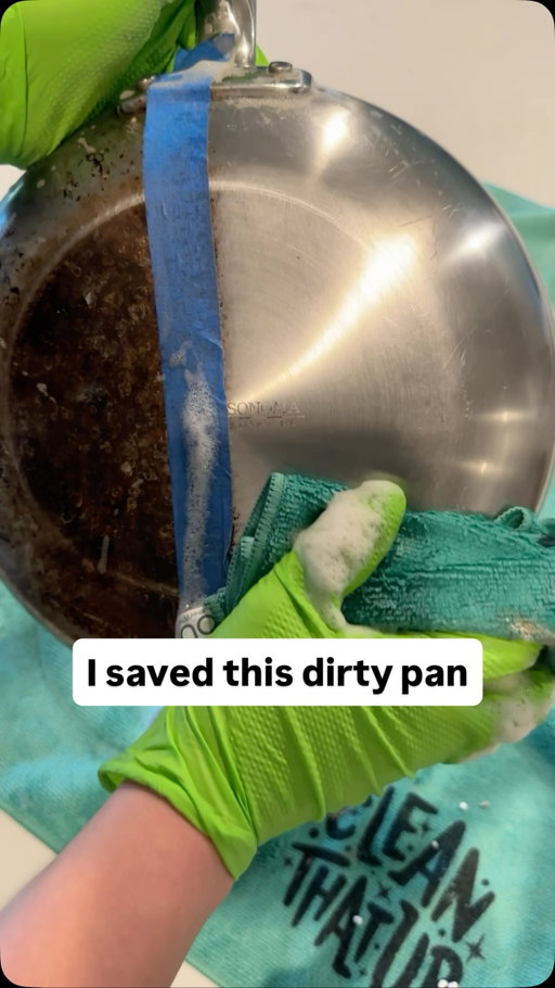 The second I found this super dirty pan at the thrift shop I knew I had to save it. 

Products used: @barkeepersfriend powder cleanser / @scrubdaddy / Clean That Up microfiber towels.