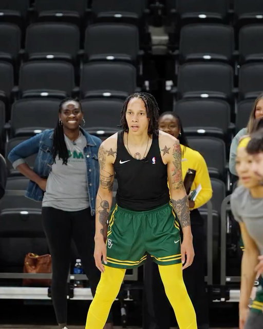 Best way to get ready for March Madness? Hanging out with Brittney Griner! 🏀

🎥 Head over to Baylor+ for a Wired session with BG