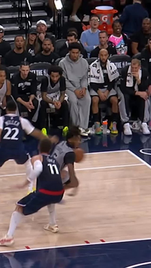 still thinking about this move from @stephcastle 🤯😳

📺 KENS5, NBA on NBC