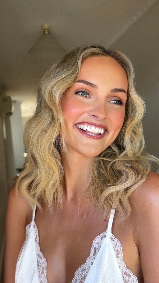 Sunshine in human form @brookegoldsmiith 
Hair by @kaleighcodrea.hairstylist 

Skin prep
@olehenriksen Eye Cream
@embryolisseau Moisturiser
@meccacosmetica Sunscreen
@hourglasscosmetics Veil Primer

Base
@hourglasscosmetics Veil Concealer
@rcmamakeup Cream Foundation as Contour
@armanibeauty Luminous Silk Concealer
@rarebeauty Liquid Blush in Joy & Happy
@lauramercier Translucent Powder
@fentybeauty Island Ting Bronzer
@maccosmetics Like Me Love Me Blush
@urbandecaycosmetics All Nighter Setting Spray
@lorealaunz Infalliable Setting Spray

Eyes
@meccamax Shadow Stick in Taupe
@makeupbymario Master Mattes Eyeshadow Palette
@own.beauty.essentials 10mm Individuals
@meccamax Eyeliner Pencils in Brown + Nude

Lips
@meccamax Lipliner in Classy
@lanolips 101 ointment

Body
@nivea_anz Sheer Body Sunscreen

#bridalmakeup #makeupartist #dmvmakeupartistry #mua naturalmakeup