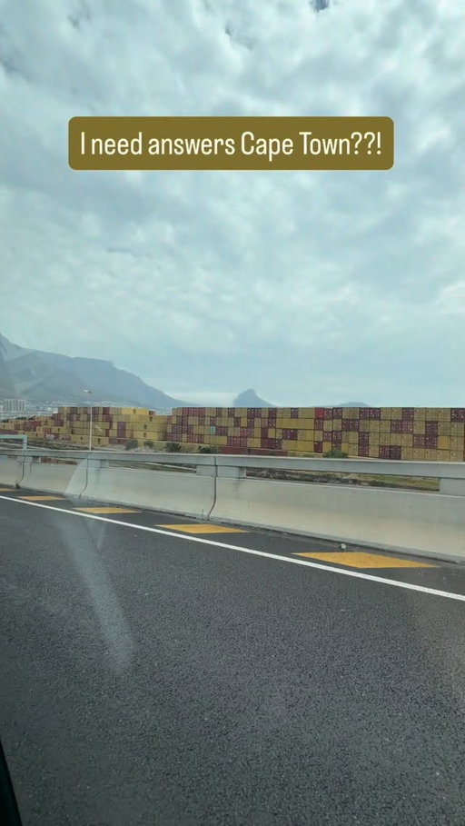 Tablecloth Down. 
Is this common?

CapeTown
Table Mountain