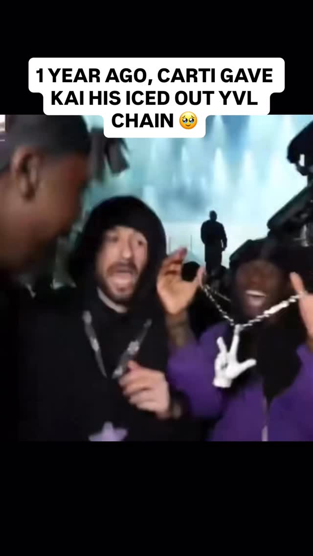 1 year ago, Playboi Carti handed Kai Cenat his iced out YVL chain while performing at Rolling Loud ‼️