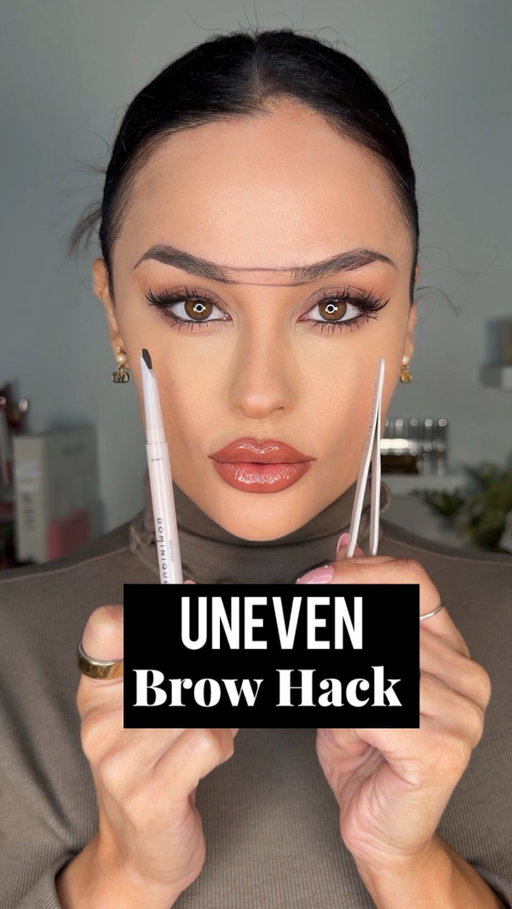 Balanced brows every time! 😌🙂‍↕️
Brow Frame Pencil @dominiquecosmetics 

#makeuphack #browhack #makeuptips #makeuptutorial #makeup