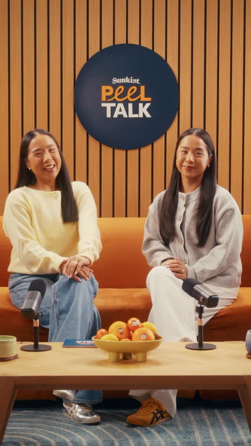 Twin conversations hit different 🍊 Samantha & Madeleine open up about their sister dynamic, then make a bright citrus salsa with Cara Cara oranges to wrap things up.
 
Head to our page to find the full recipe. #sunkistcitrus