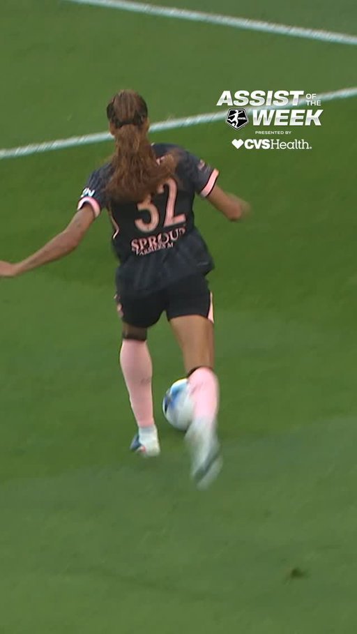 Threaded it right where it needed to be 🪡

The @cvspharmacy Assist of the Week is Sveindís Jónsdóttir!