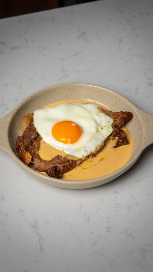 Bife à Café à moda do Pai…será possível fazer na Air fryer?! 😋

Ficou com água na boca? Espere até provar…vai fazer qualquer Pai feliz.
 
Só vai precisar de:
- 250g de Bife vazia
- Sal q.b.
- Alho em po q.b.
- Azeite q.b.

Para o molho só vai precisar de:
- 1 colher de manteiga
- 1 colher de mostarda
- 1 café
- 200 ml de natas
 
Agora, o segredo está no ponto👇
Na Air fryer, fica perfeito e sem complicações
🥩 Mal passado: 8 minutos a 200ºC
🥩 Médio: 10 minutos a 200ºC
🥩 Bem passado: 12 minutos a 200ºC
 
Com a Air fryer Tower Electronia da @radiopopular tudo se torna mais fácil de preparar e fica completamente IRRESISTÍVEL! ❤️
 
#bife #airfryer #receitas #apitadadopai #radiopopular