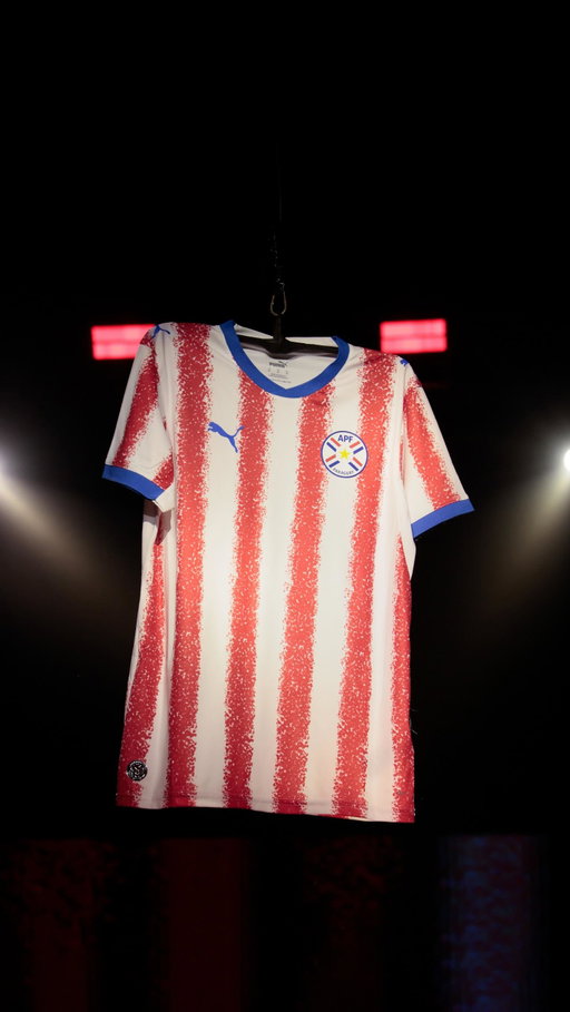 Puma (@pumaparaguay_), sponsor oficial de la #Albirroja, presentó la nueva indumentaria de la @Albirroja para la @fifaworldcup 2026.

¡Nuestros colores vuelven a la Copa! 

¡Paraguay está listo para la cita máxima! 🇵🇾⚽️