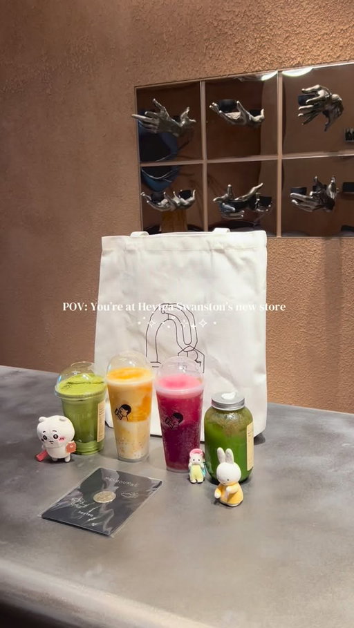 HEYTEA Swanston is finally reopening on March 20th with a brand new aesthetic store ✨
Enjoy BUY 1 GET 1 on all drinks and FREE merch (yes, like the cute tote bag & magnet in the vid 👀) during the grand opening! 

📍256 Swanston St, Melbourne VIC 3000

#heyteamelbourne #heyteaau #heyteaswanston #heyteaopening #melbournefoodie
