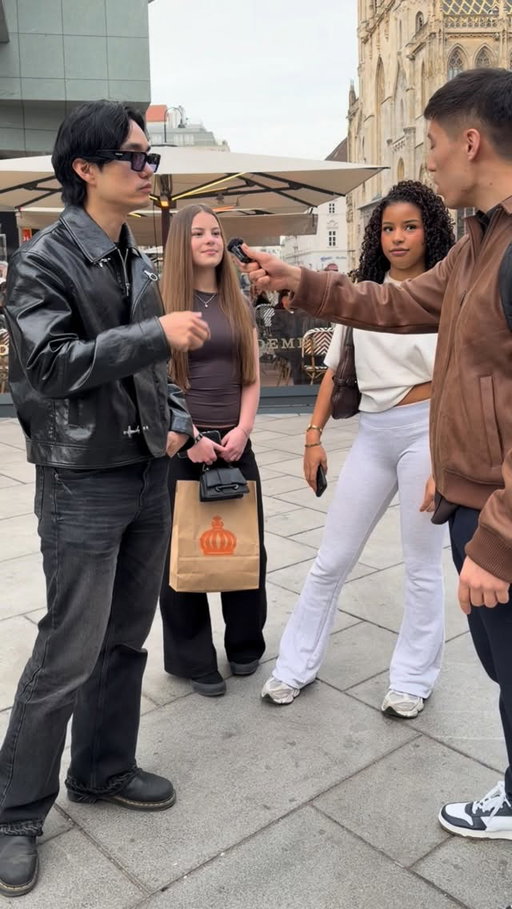 Multilingual group 🇰🇷🇭🇺🇳🇬
.
If you want to learn languages, use Preply!
Use the link in my BIO and get 50% OFF on your 1st class! 💫
#korea #nigeria #hungary #japan #vienna