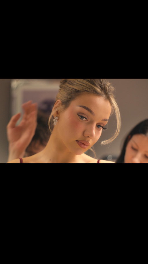 „Es gibt keine andere Person, die mich so intensiv kennt wie meine Schwester.“ ❤️

🎬 Barbara - Becoming Shirin David