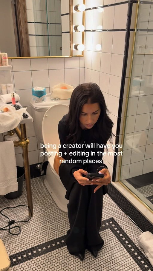 Don’t tell me you haven’t posted from the 🚽before 

😅😅😅

#contentcreators #contentcreator influen
