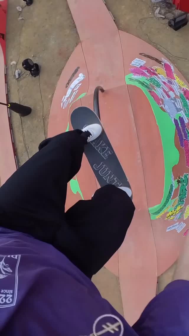 💦 who's going in the water?

find out this sunday @kasso_0318 live for the first time ever on red bull skate youtube and red bull tv 

if you're near long beach buy tickets to KASSO FEST and watch the madness in person