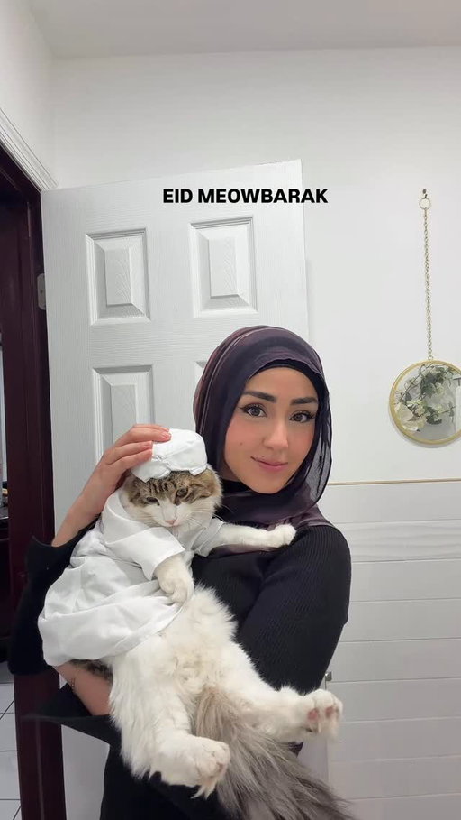 the cutest cat on the planet after moosh 

#eid