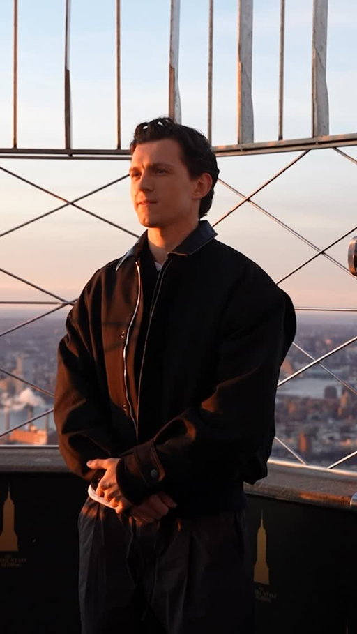 @TomHolland2013 lights up the Empire State Building in red and blue to celebrate the launch of the new Spider-Man trailer.

Text CONNECT to 274-16 for real-time lighting updates. 

Comment “lights” to see the lights live.