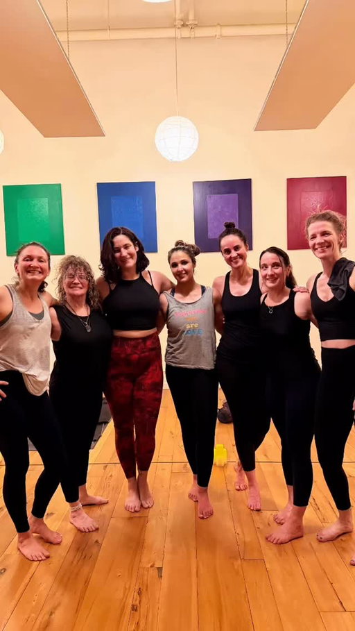 Post Yoga love and sweat 😅♥️

#comeasyouare #poweryoga #yogainspiration #yoga #yogaeveryday