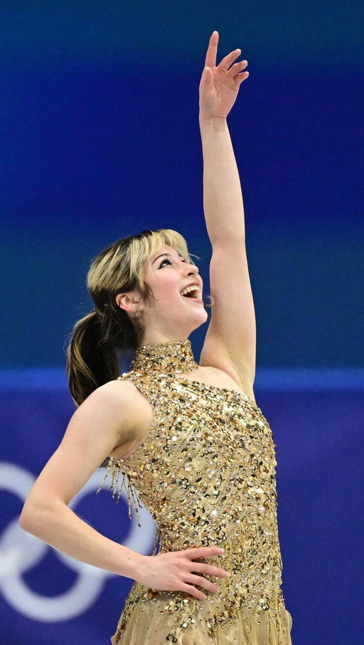 Alysa Liu was a prodigy before she was even a teenager.

National titles.
History made.
Expectations most people never face in a lifetime… all before she could fully understand them.

But behind the medals was a level of intensity that rarely gets seen. The pressure. The structure. The feeling that everything had to be perfect.

And at just 16 years old… she walked away.

Not because she failed. But because she wanted to find herself outside of skating.

She chose freedom over expectations.
Curiosity over control.
Life over pressure.

She traveled.
Spent time with family and friends.

And in that space… she found something more important than medals.

Herself.

Alysa Liu’s story isn’t just about how great she was on the ice - it’s about having the courage to step away, and the strength to become who you really are.

Sometimes the bravest thing you can do is walk away from what you’re known for…and choose yourself instead.

Follow @theoptimistathlete for more stories like this

#inspiration #motivation #theoptimistathlete