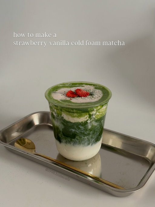 🍓🍵 strawberry vanilla cold foam matcha tutorial

using my new fav matcha kit from @astridtea_ 🤍