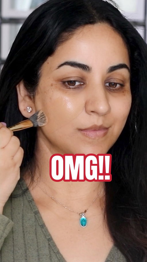 Have you tried the Estée Lauder NEW Double Wear Stay-in-Place Lightweight Matte Foundation? I’m using shade 4N2 Spiced Sand @esteelauder 
#flawless #foundation #esteelauderdoublewear #makeuptutorial #makeup