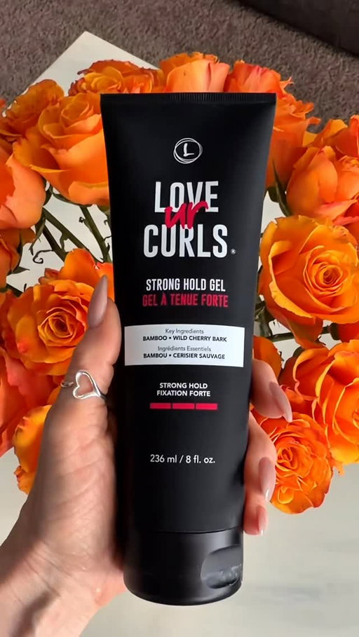Four months back into wearing my natural curls and I finally realized what my routine was missing…

Hold.

Turns out I didn’t need more products, I just needed the right ones.

Today I used the  All-in-One from Love Ur Curls to hydrate and prep my curls, then finish with their new Strong Hold Gel to actually lock everything in.

Less product. Better hold. Much happier curls.

Comment “shop” if you need the links! 

@loveurcurls 
#loveurcurls #loveurcurlspartner