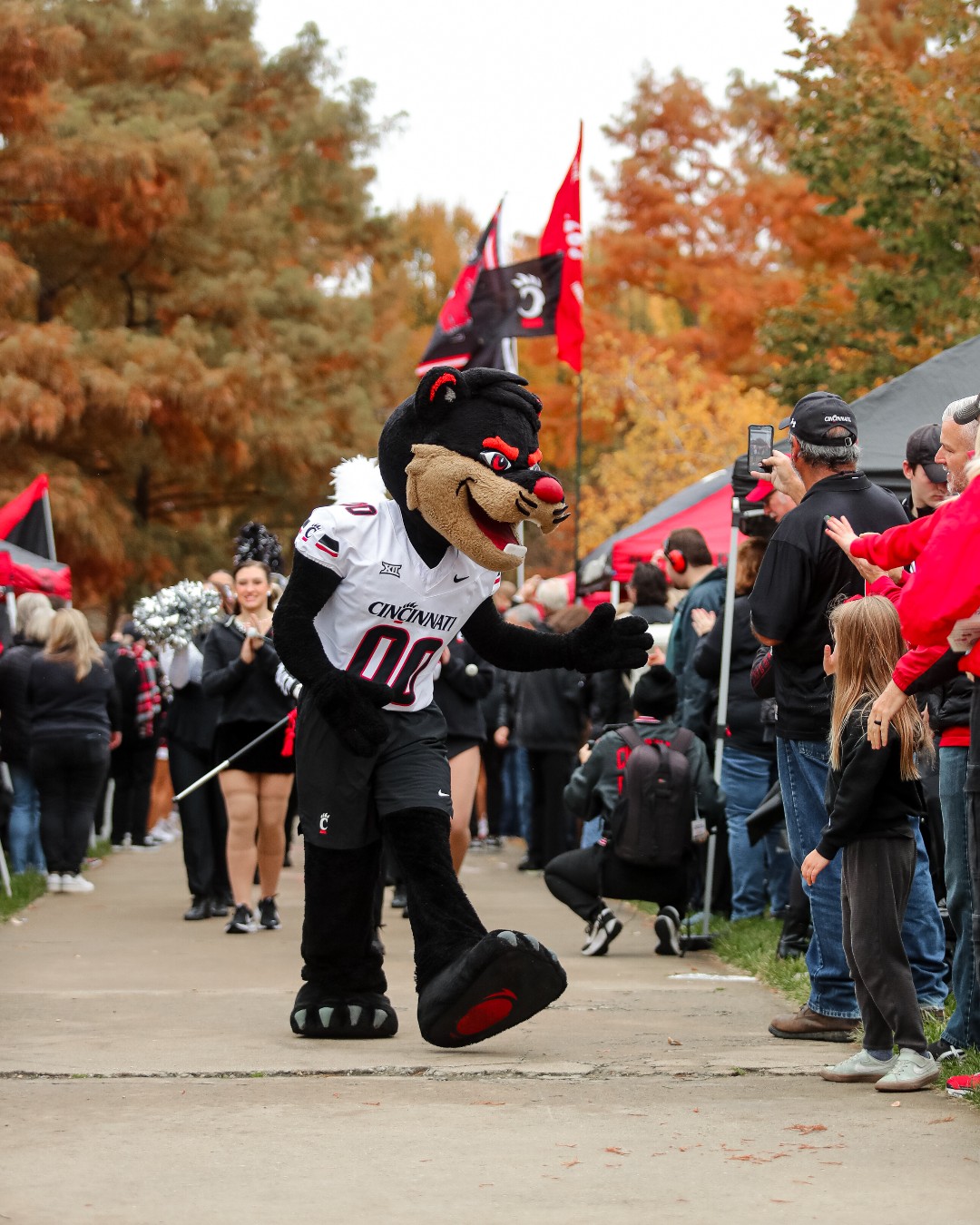 Play where the Bearcats play 🏈

Inspiring the next generation by hosting Next Level Sports this summer at Nippert Stadium

A spring flag football league for kids in Grades 1-6

More info + Register at nextlevelsports.com