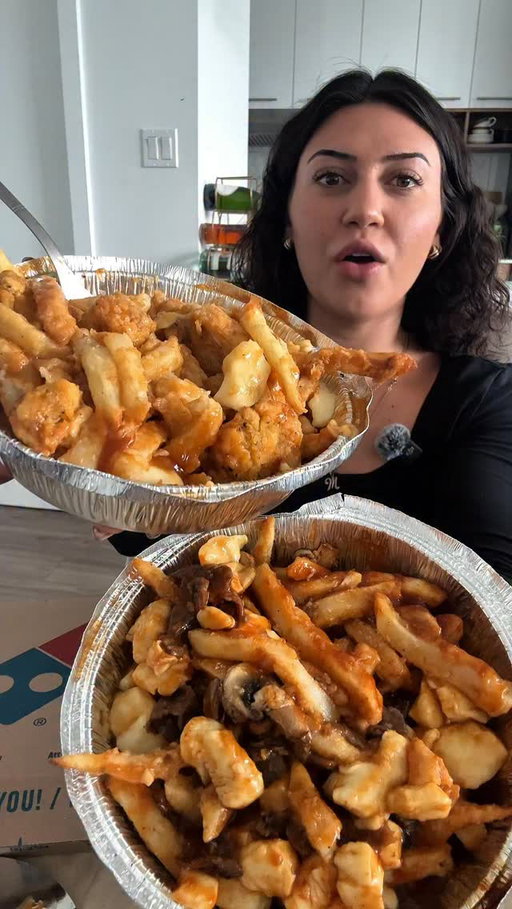 @dominoscanada et @dominosquebec …pas seulement des pizzas! Les poutines gourmandes de Domino’s viennent d’arriver au Québec et elles valent le détour! 😍

6 nouvelles saveurs:
- Bacon
- Bacon épicé
- Poulet Buffalo
- Poulet croustillant
- Poulet croustillant mangue habanero
- Steak BBQ et champignons

Quelle saveur vous tente le plus? 🍟 

#ad