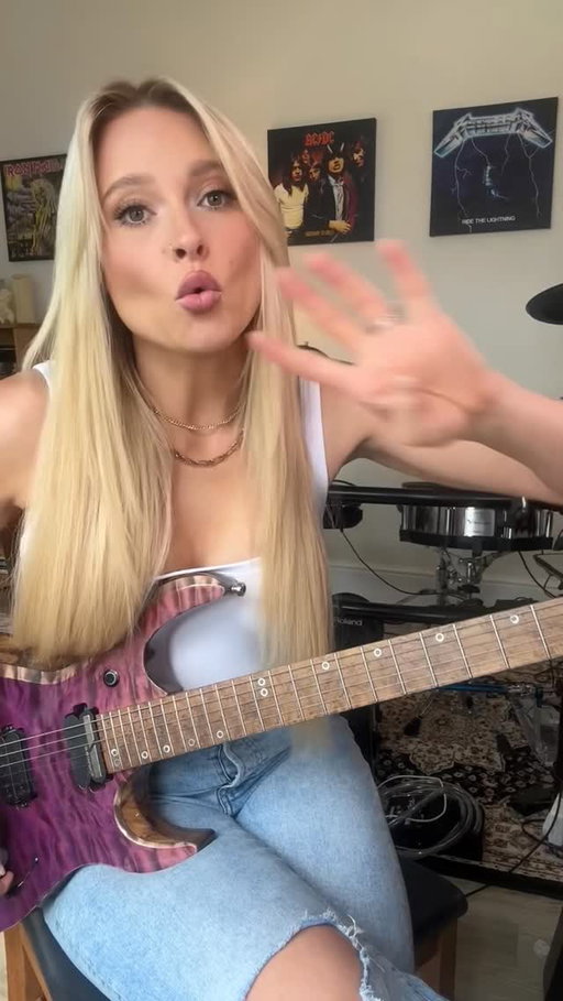 4 warmups I do every time I pick up a guitar 🤘🏼🎸

#guitarist #guitristsofinstagram #guitarlesson #rockmusic #lesson