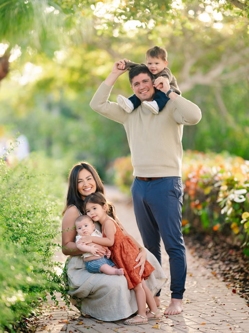 And just like that… we became a family of 5 ✨

Grateful to finally have pics of all of the kids after our trip - but now the hard part… deciding which one to frame in a large picture on a wall in our home?! Which one is your favorite to frame?

📸: @jillianlee_photo if you’re in Naples ♥️

#naplesphotographer #austinmom #familyphotos #familyof5